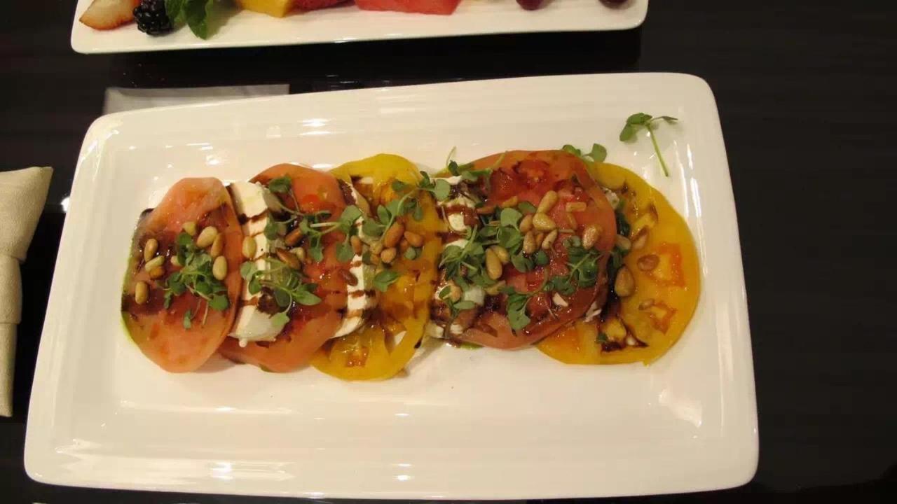 Patong Heights Hotel Exterior photo A tomato salad