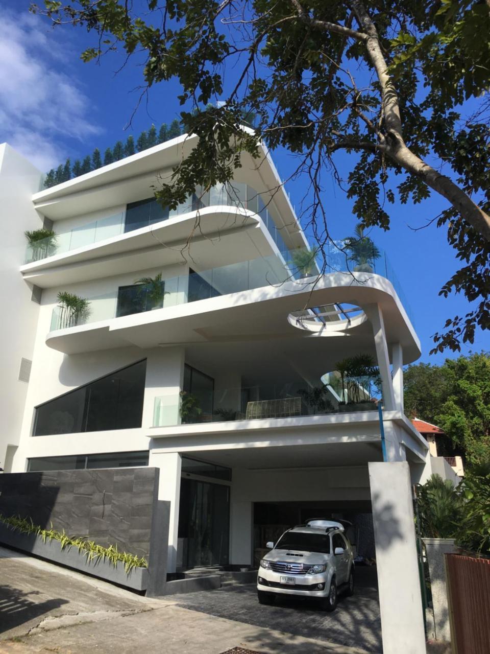 Patong Heights Hotel Exterior photo The house in 2016