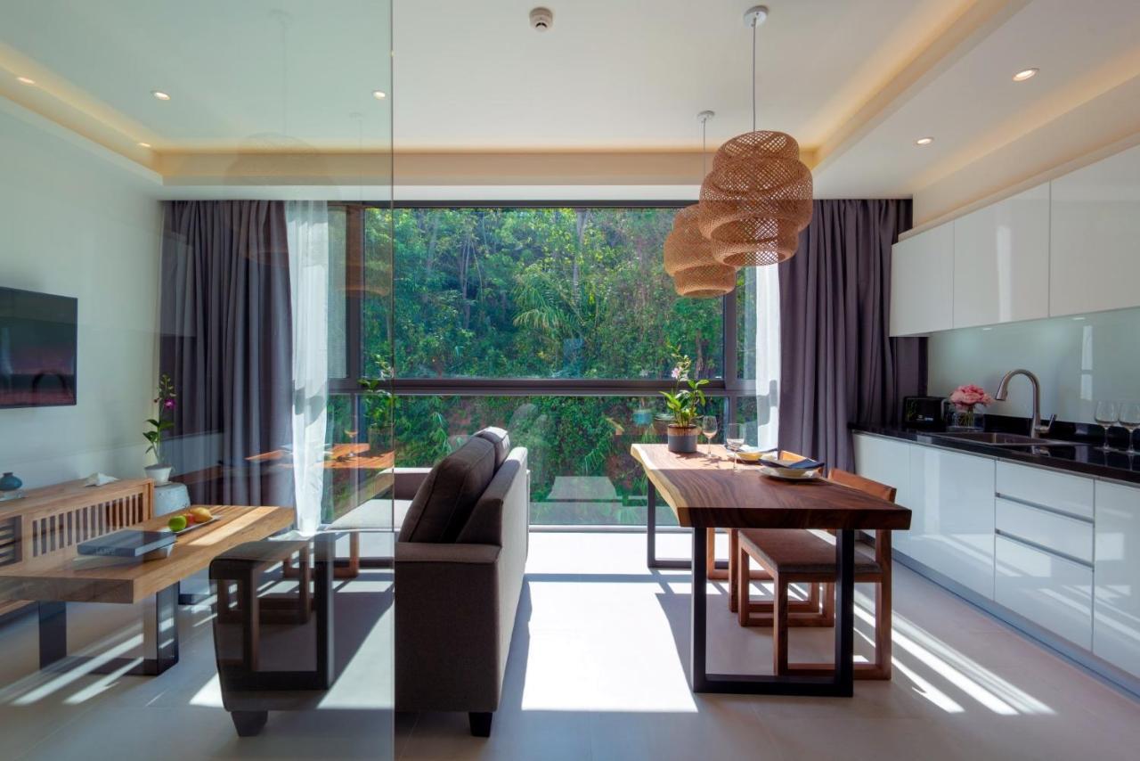 Patong Heights Hotel Exterior photo A modern living room