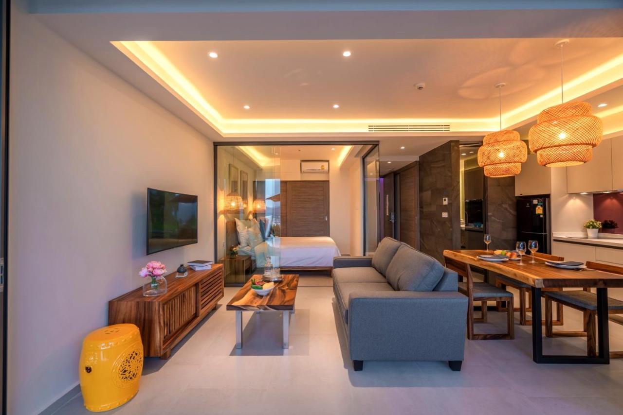 Patong Heights Hotel Exterior photo A living room at the hotel